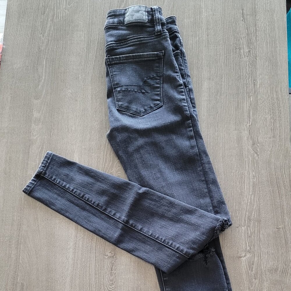 American Eagle Distressed Jeans